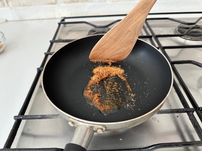 炒り小麦胚芽のスクランブル・エッグ作り方1
