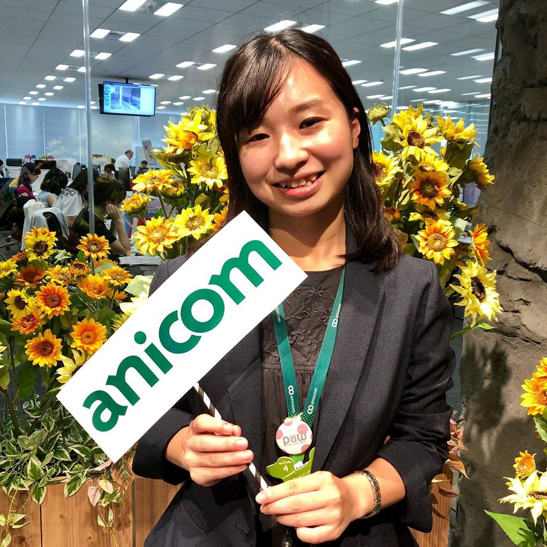 本日ご紹介する社員は営業で活躍している新井さん！